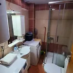 Point Apartment *