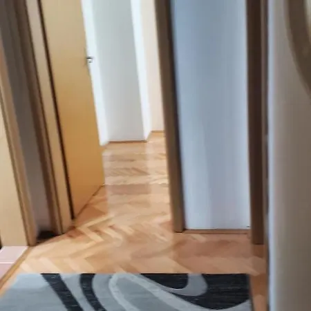 Apartment Aleksandra 2 *
