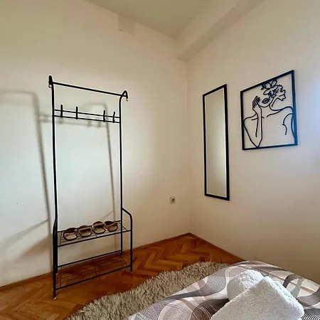 Apartment Aleksandra 2 *